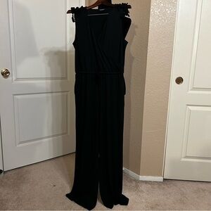 Lauren Ralph Lauren Black Wide Leg V Neckline Sleeveless Jumpsuit‎ Size Medium